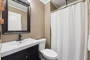 1223 Sandhurst Ct, Schaumburg, IL 60193 - Photo 16