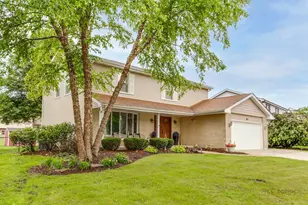613 Thames Dr, Schaumburg, IL 60193 - Photo 2