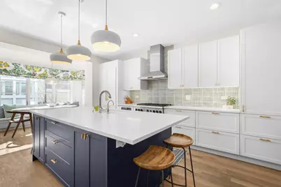 2037 W McLean Avenue, Chicago, IL 60647 - Photo 2