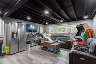 2208 Hiawatha Pkwy, Woodridge, IL 60517 - Photo 22