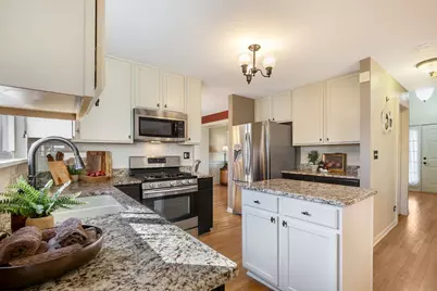 1310 Mayfair Lane, Grayslake, IL 60030 - Photo 8