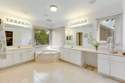 2911 Bayberry Drive, Buffalo Grove, IL 60089 - Photo 24