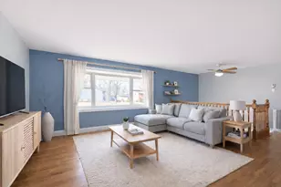 353 N Clark Dr, Palatine, IL 60074 - Photo 2