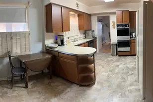3325 W Columbia Ave, Lincolnwood, IL 60712 - Photo 4