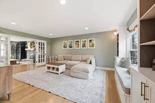 657 W Revere Ln, Palatine, IL 60067 - Photo 4