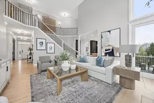 829 Avon Ct, Glen Ellyn, IL 60137 - Photo 2