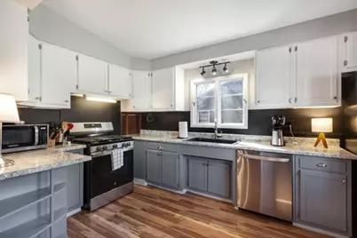 [Address not provided], Elgin, IL 60123 - Photo 6