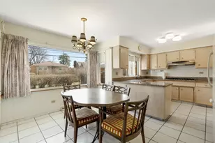 7241 N Lowell Ave, Lincolnwood, IL 60712 - Photo 10