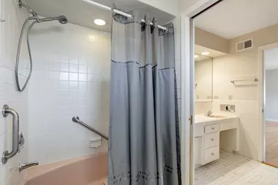 7241 N Lowell Avenue, Lincolnwood, IL 60712 - Photo 24