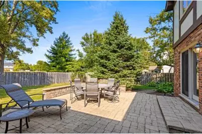 2S534 Danbury Drive, Glen Ellyn, IL 60137 - Photo 6