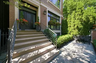 2658 N Mildred Ave, Chicago, IL 60614 - Photo 2