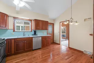 601 Lavergne Ave, Wilmette, IL 60091 - Photo 4