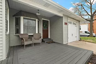 405 E North St, Manhattan, IL 60442 - Photo 2