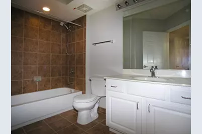 1 N Beacon Place #610, La Grange, IL 60525 - Photo 14