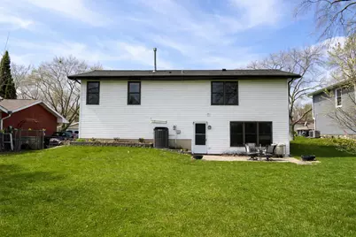 108 N Lancaster Drive, Bolingbrook, IL 60440 - Photo 2