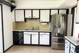 108 N Lancaster Dr, Bolingbrook, IL 60440 - Photo 8