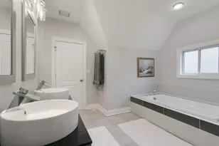 3239 Wesley Ave, Berwyn, IL 60402 - Photo 10