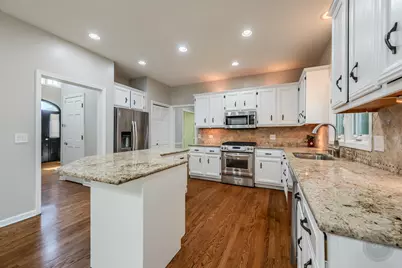 634 Brooklyn Drive, Aurora, IL 60502 - Photo 12
