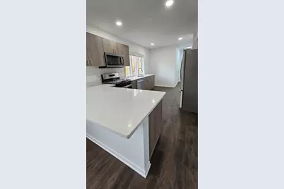 5230 S Lockwood Avenue, Chicago, IL 60638 - Photo 6