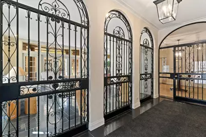 70 E Scott Street #307, Chicago, IL 60610 - Photo 2