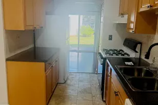 2454 Devonshire Ct, Aurora, IL 60502 - Photo 4