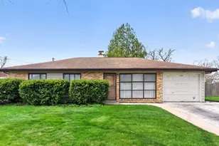 650 Olive St, Hoffman Estates, IL 60169 - Photo 1