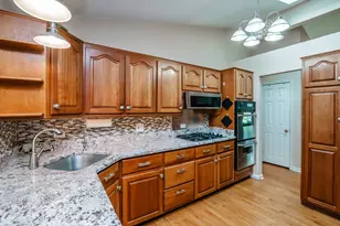 9S771 Brookbank Rd, Willowbrook, IL 60527 - Photo 16