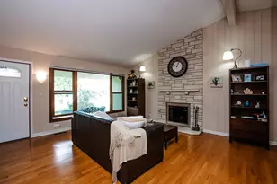 9S771 Brookbank Rd, Willowbrook, IL 60527 - Photo 6