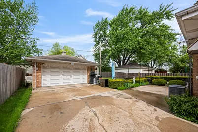 8436 N Oriole Avenue, Niles, IL 60714 - Photo 14