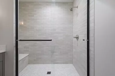 924 E Chicago Avenue, Naperville, IL 60540 - Photo 32