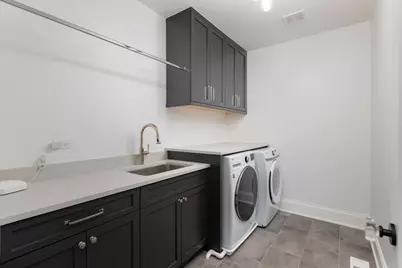 924 E Chicago Avenue, Naperville, IL 60540 - Photo 30