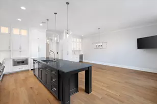 924 E Chicago Ave, Naperville, IL 60540 - Photo 16