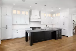 924 E Chicago Ave, Naperville, IL 60540 - Photo 14