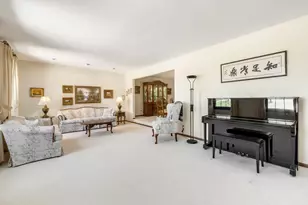 65 Regent Dr, Oak Brook, IL 60523 - Photo 6