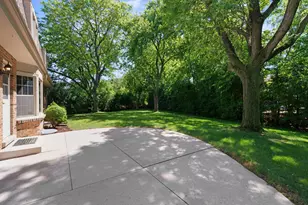65 Regent Dr, Oak Brook, IL 60523 - Photo 32
