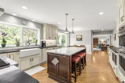 119 Saddle Brook Drive, Oak Brook, IL 60523 - Photo 12