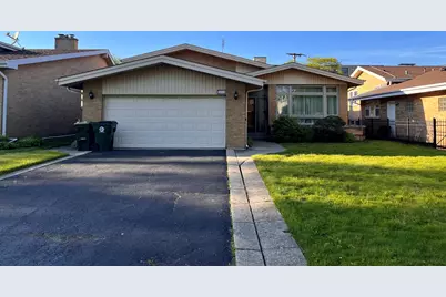 4640 W Estes Avenue, Lincolnwood, IL 60712 - Photo 1