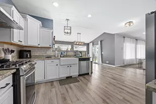 2321 Amsterdam Cir, Montgomery, IL 60538 - Photo 6