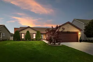706 S Noah Terrace, Mount Prospect, IL 60056 - Photo 2