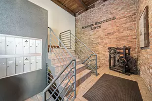 811 W Aldine Ave, Chicago, IL 60657 - Photo 4