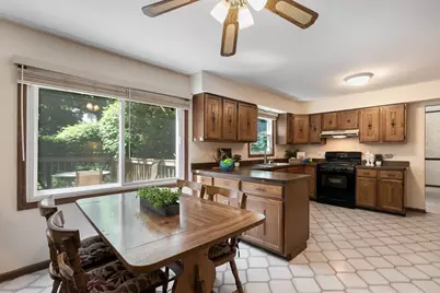 908 Firth Road, Mundelein, IL 60060 - Photo 10