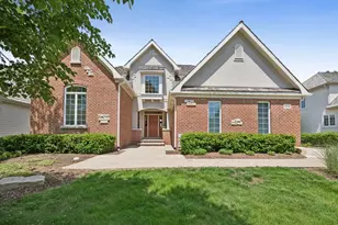 1029 Ridgeview Dr, Inverness, IL 60010 - Photo 1