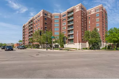 201 N Vail Avenue #807, Arlington Heights, IL 60004 - Photo 1
