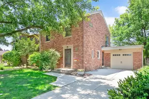 812 S Madison Ave, La Grange, IL 60525 - Photo 1