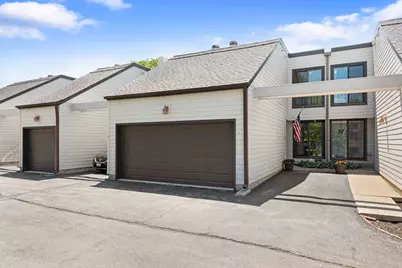 1501 Topp Lane #E, Glenview, IL 60025 - Photo 2