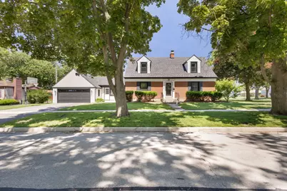 4 W Monroe Street, Villa Park, IL 60181 - Photo 2
