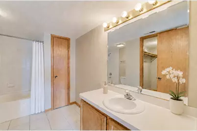 8809 S 79th Avenue #20, Hickory Hills, IL 60457 - Photo 8