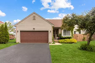 1862 Grosse Pointe Dr, Hanover Park, IL 60133 - Photo 1
