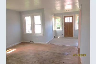 8215 W Forest Preserve Avenue, Chicago, IL 60634 - Photo 2
