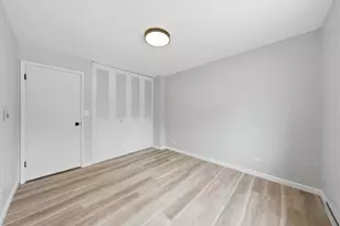 2772 E 75th St, Chicago, IL 60649 - Photo 14